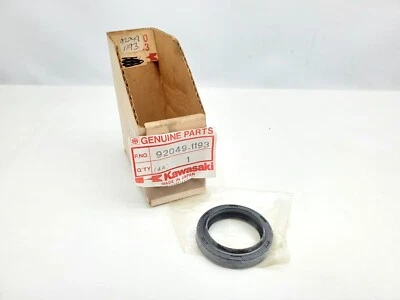 Sello de aceite de horquilla Kawasaki NOS NUEVO 92049-1193 KZ ZN KZ750 KZ650 KZ550 ZN700 CSR GPz Foto 1 de 4
