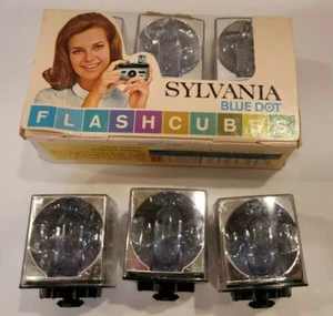 SYLVANIA BLUE DOT FLASHCUBES For Kodak Instamatic - Picture 1 of 4