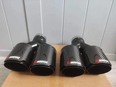 BLACK CARBON FIBRE AKRAPOVIC EXHAUST TIPS 2 X 4” STEEL TWIN Y PIECE STAGGERED - Image 1 of 4