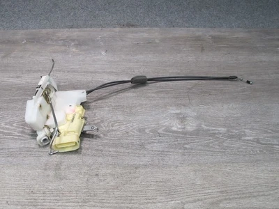 98-00 LEXUS GS400 GS300 JZS160L ATUADOR DE TRAVA DE PORTA PASSAGEM FRONTAL DIREITA FABRICANTE DE EQUIPAMENTO ORIGINAL - Imagem 1 de 4