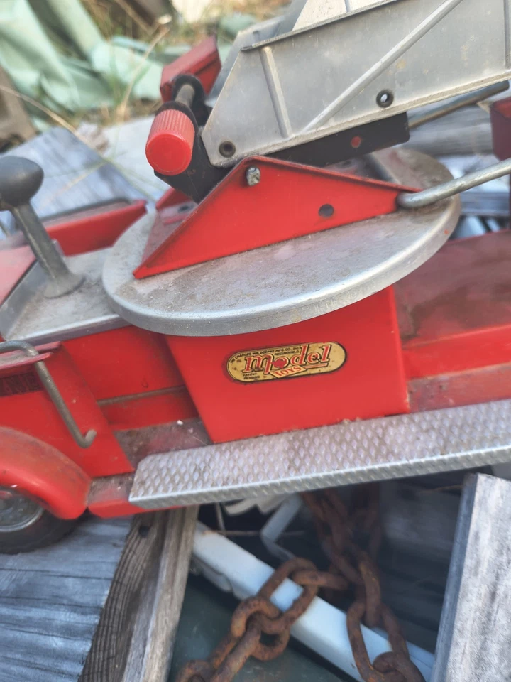 Camión de bomberos de juguete vintage. Rossmoyne años 50? Foto 1 de 2