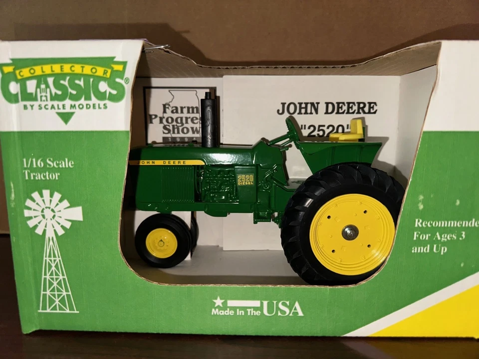 Modelos a escala John Deere 1/16 2520 D tractor 94 Farm Progress Show #FB-2324 #422 Foto 1 de 1