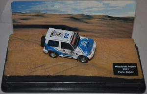 CARARAMA / HACHETTE - MITSUBISHI PAJERO SWB - PARIS-DAKAR RALLY DIORAMA - HP WRC - Picture 1 of 5
