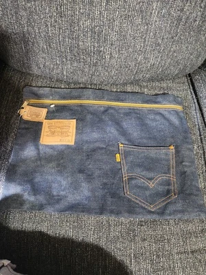 Vintage Levi's Denim Pouch Zipper Bag Orange Tag with 1981 convention Keychain  - Image 1 of 4