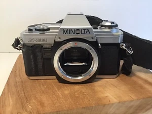 Minolta X-300 Korpus nur mit Nackenriemen eine tolle 35 mm Spiegelreflexkamera getestet in funktionsfähigem Zustand - Bild 1 von 15