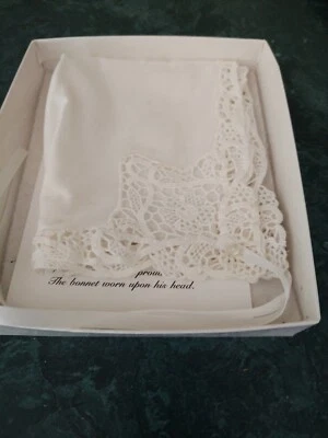 Gorro de bebé vintage de ganchillo a mano con oración Foto 1 de 4