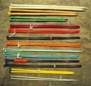 Various Coloured Plastic, Metal & Wood Single Point Knitting Needles Very Good C - Picture 1 of 2