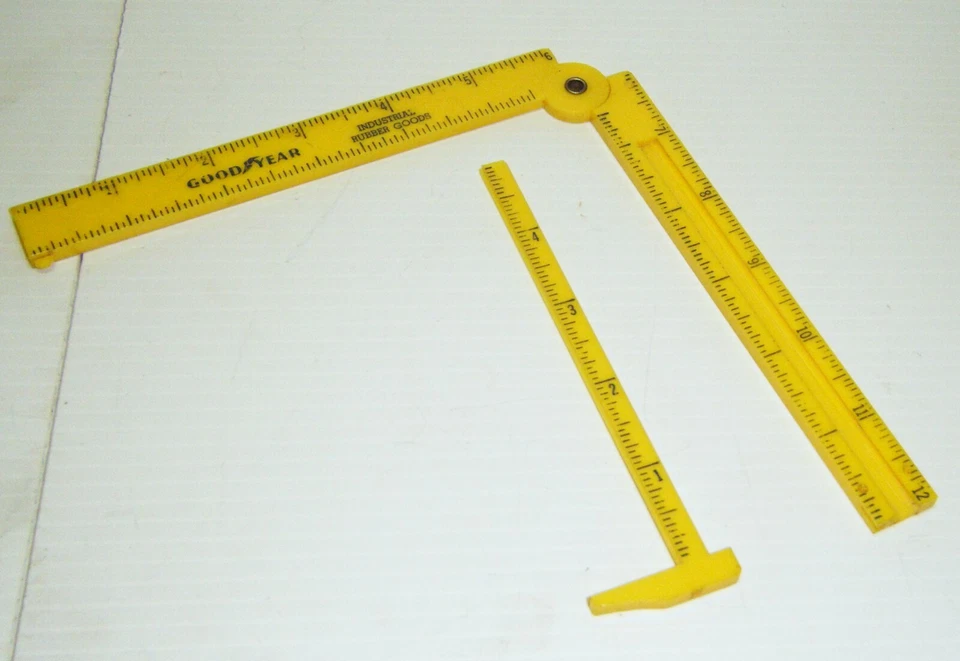 Regla deslizante plegable vintage de caucho industrial Good Year  Foto 1 de 4