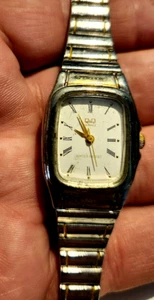 Vintage Q&Q QUARTZ Japan mvt for parts or repair - Picture 1 of 4