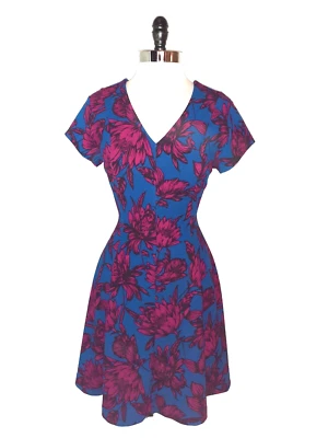BANANA REPUBLIC Size 12 A-Line Dress Blue Pink Floral Short Sleeve Stretch Knit - Image 1 of 4