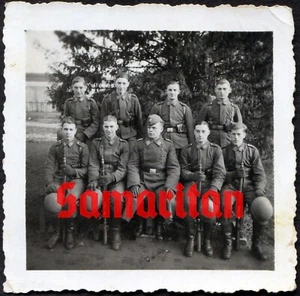 I9/36 WW2 ORIGINAL PHOTO OF GERMAN WEHRMACHT LW CREW - Picture 1 of 1