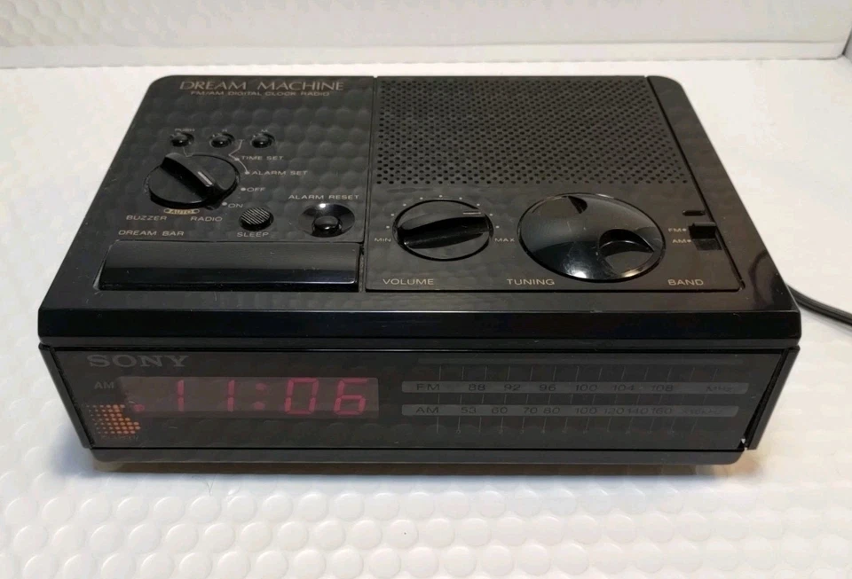 Radio reloj digital FM/AM Sony Dream Machine vintage  Foto 1 de 4