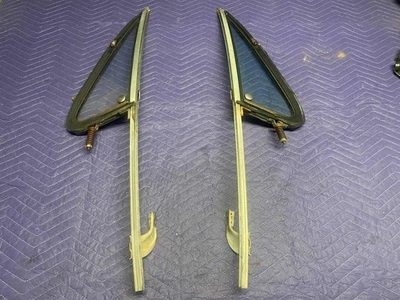 Camión Chevy GMC 73-80 PAR de ventanas de ala de ventilación carrocería cuadrada K5 Blazer Suburban Foto 1 de 4