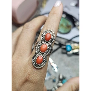 Vintage Navajo dreifach rote Koralle Knöchel Ring Sterlingsilber Größe 7 - Bild 1 von 3