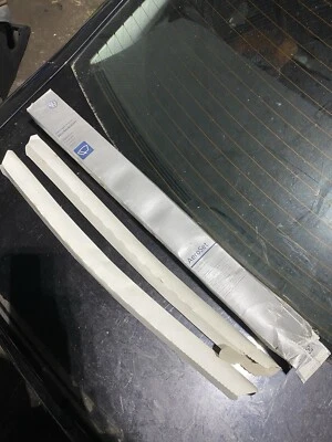 Lâminas de limpador dianteiro VW Golf MK5, MK6, EOS, Jetta genuína nova peça VW - Imagem 1 de 4