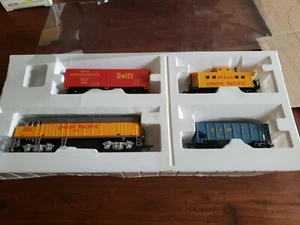 Lifelike Ho Scale Train set Union Pacific Locomotive 3901 Engine Swift Caboose  - Picture 1 of 11