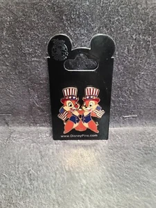 Pin comercial oficial 2008 banderas y sombreros con chip patriótico de los parques patrióticos de Disney NUEVO - Imagen 1 de 3
