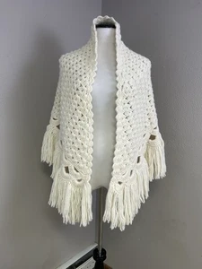 Vintage 70er Jahre handgestrickt Häkel Schal Dreieck Halstuch cremeweiß Hippie Fransen gebraucht, in einwandfreiem Zustand - Bild 1 von 8