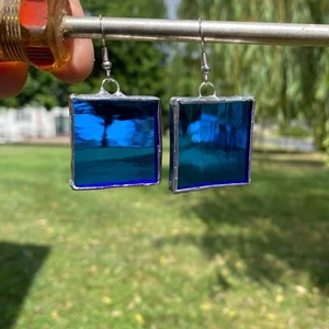 Handwerkliche handgefertigte Buntglas Ohrringe Kobaltblau Quadrat Hänger Tropfen Schmuck - Bild 1 von 7