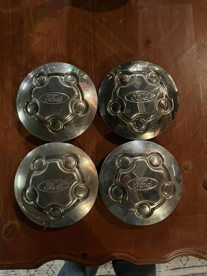 Tapacubos centrales cromados Ford F250 2005-2018 4x4. Juego de 4 Foto 1 de 1