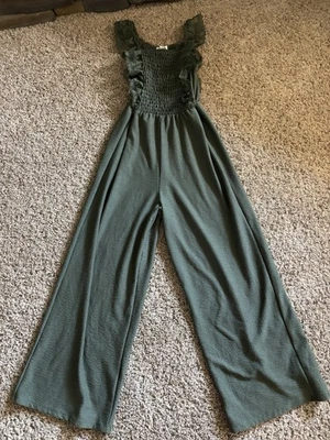 Mameluco Speechless Kids mangas de encaje verde medio verde oliva Foto 1 de 4