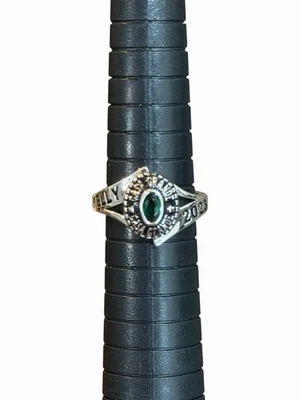 Anillo Clase Casa Grande 2023 - Acero Inoxidable Talla 7 Piedra Verde Foto 1 de 4