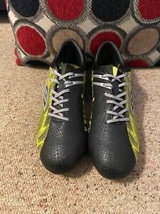 UMBRO NEW WITHOUT BOX MENS SIZE 11 SOCCER CLEATS