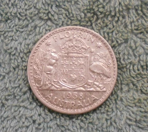#C30.  1958   AUSTRALIAN  50%  SILVER FLORIN TWO SHILLING COIN - Picture 1 of 2