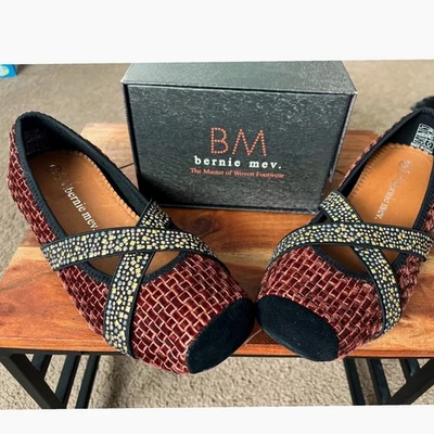 Женские балетки Bernie Mev Point цвет коньяк бархат со стразами размер 39 ЕС/США 8-8,5 - Изображение 1 из 4