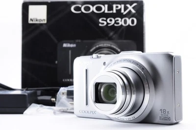 Nikon Coolpix S9300 argento quasi come nuova 16,0 megapixel fotocamera digita... - Immagine 1 di 4