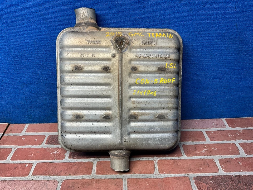 GMC TERRAIN 2018-2023 tracción delantera 1,5 L tubo resonador central de escape OEM Foto 1 de 4