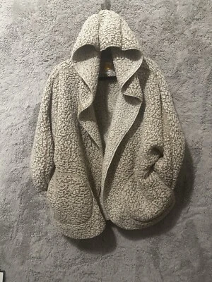 Chaqueta de gran tamaño polar de peluche con capucha C&C California bolsillos delanteros abiertos Sherpa Foto 1 de 4