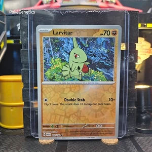 Larvitar Paldea Evolved Reverse Holo Pokémon TCG 110/193 Scarlatto e Viola Comune - Foto 1 di 6