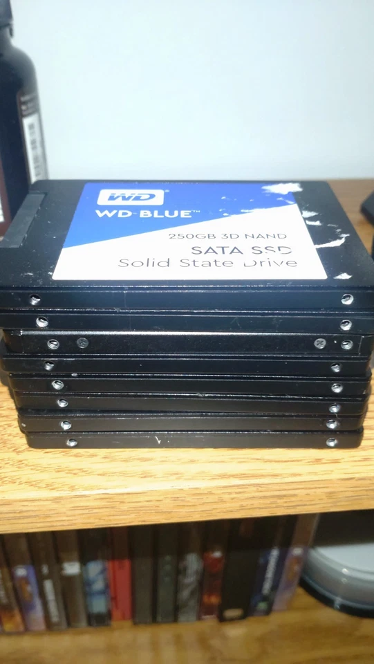 Western Digital Blue 250 GB SSD, 7mm - Image 1 of 1