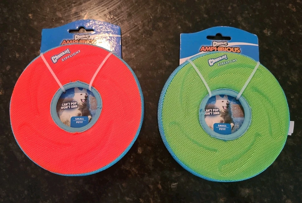 ChuckIt! Paquete de 2 voladores con cremallera para perros voladores y juguetes para perros que flotan; medianos Foto 1 de 1