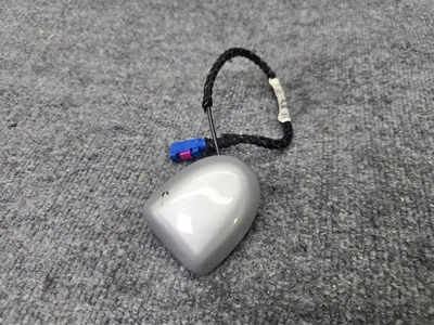 Rear Trunk Navigator Gps Antenna 2003-2012 Mercedes R230 Sl63 Sl550 Sl500 oem - Image 1 of 4