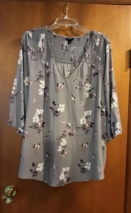 Torrid Blouse Grey Floral Smocked Yoke 3/4 Sleeves Sz 2 - Picture 1 of 6