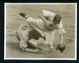 Dick Bartell & Johnny Hudson 1938 TYPE 1 Press Photo Brooklyn Dodgers NY Giants - Picture 1 of 2