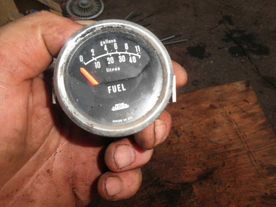 Alpine Sunbeam 1725 1967 indicador de gas combustible Jaeger Foto 1 de 3