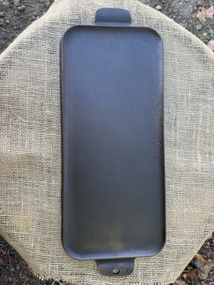 Plancha larga de hierro fundido Griswold No.7 logotipo de bloque grande 744 A Foto 1 de 4