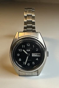 Orologio Vintage Seiko 5 Automatico Donna Tono Argento Data Giorno 4206-0420 Quadrante Nero - Foto 1 di 6