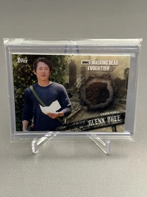 2017 Topps The Walking Dead Evolution Relic Card Glenn Rhee 41/50 - Image 1 of 2