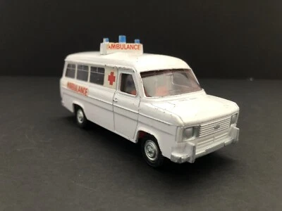 Ambulancia y camilla Dinky Toys #274 Ford Transit Van Foto 1 de 4