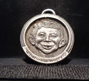 1993 MAD Magazin Alfred E Neuman What Me -- Worry? Medaillon für Halskette! Selten - Bild 1 von 3