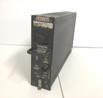 Unidad de interfaz de propulsión y monitor de aeronaves Boeing 767 285T0607-15 Foto 1 de 4