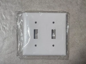 2-GANG TOGGLE SWITCH WALL PLATE COVER WHITE Q2139W NEW! - Picture 1 of 2