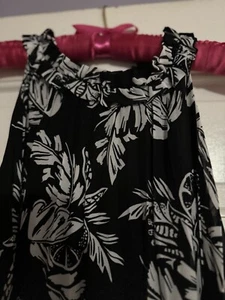 Crown & Ivy ärmelloses Kleid Größe M schwarz/weiß Plissee  - Bild 1 von 11