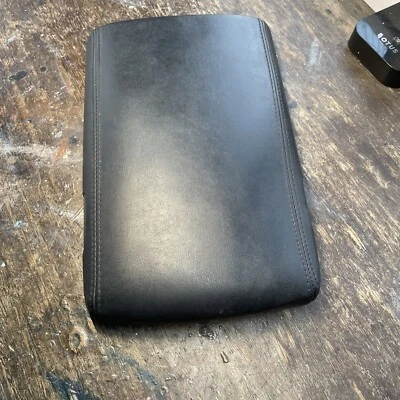 Infiniti Q45 2003 reposabrazos central consola tapa negro. Foto 1 de 4