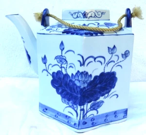 "Hermoso mango de cuerda hexagonal floral azul y blanco vintage de 7,5"" para tetera y agua" - Imagen 1 de 11