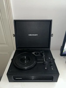 Crosley Voyager Black Bluetooth Turntable - Picture 1 of 9
